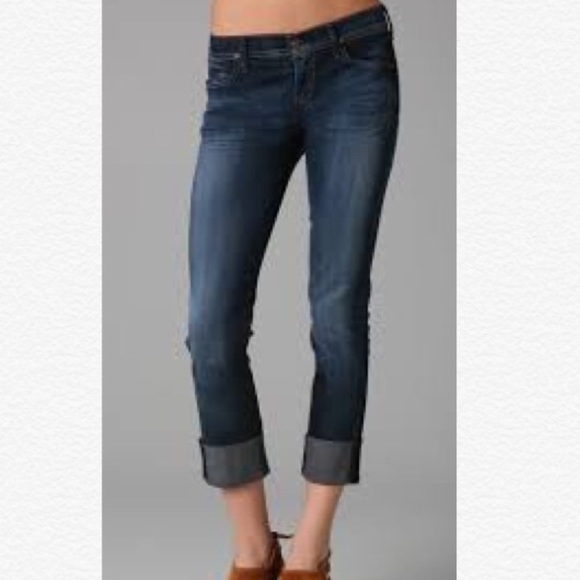 Citizens Of Humanity Denim - Citizens of Humanity Dani Crop Straight Leg Jeans.